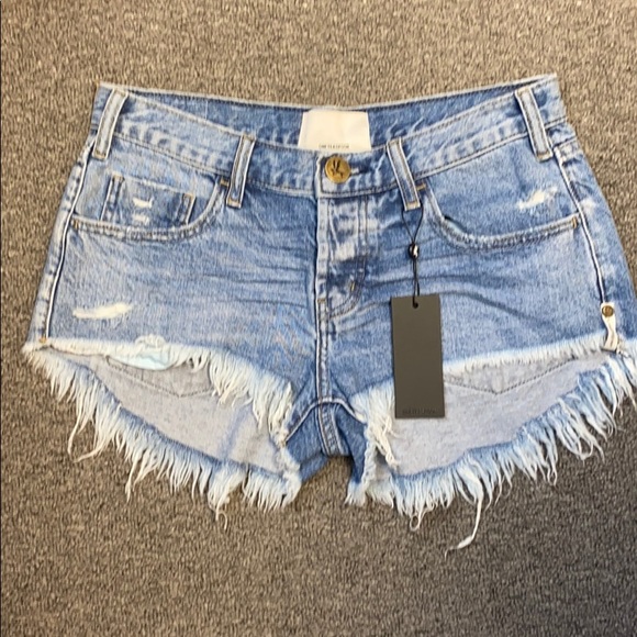 One Teaspoon - Picture 1 of 2